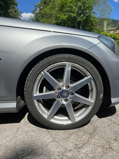 Mercedes-Benz C 180 Coupé 2011 — Élégance sportive, très peu kilométré — Thumbnail 12