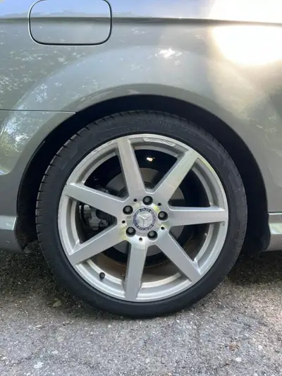 Mercedes-Benz C 180 Coupé 2011 — Élégance sportive, très peu kilométré — Thumbnail 11