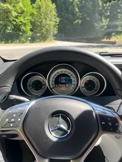 Mercedes-Benz C 180 Coupé 2011 — Élégance sportive, très peu kilométré — Thumbnail 13