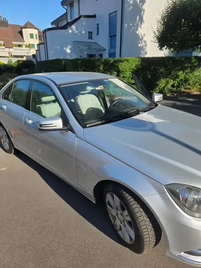 Mercedes-Benz C 250 — Berline élégante, 204 ch et boîte automatique — Außenansicht