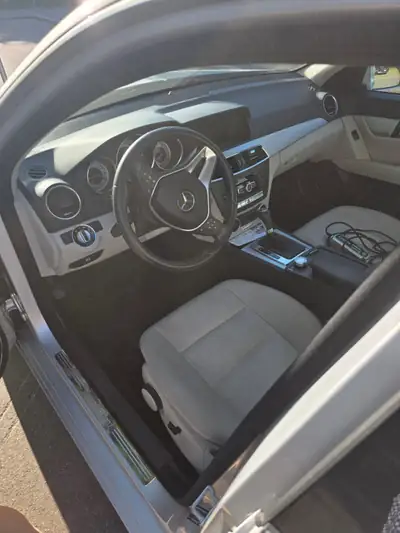 Mercedes-Benz C 250 — Berline élégante, 204 ch et boîte automatique — Armaturenbrett