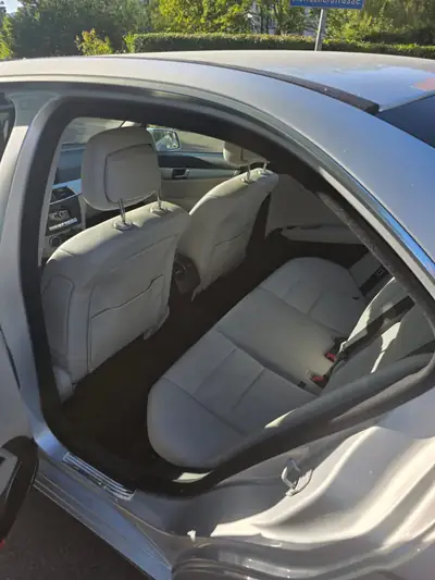 Mercedes-Benz C 250 — Berline élégante, 204 ch et boîte automatique — Miniatur 7