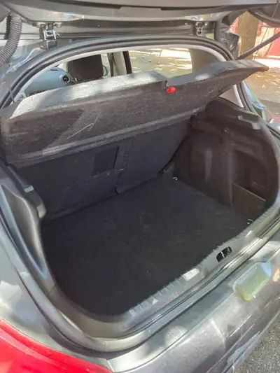 Peugeot 308 1.6 HDI Active — Diesel économique, 74'000 km seulement — Miniatura 8