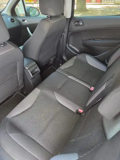 Peugeot 308 1.6 HDI Active — Diesel économique, 74'000 km seulement — Miniatura 7