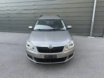 Skoda Roomster 105 ch — Monospace pratique et économique, 99'000 km — fianco