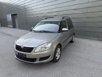 Skoda Roomster 105 ch — Monospace pratique et économique, 99'000 km — vista posteriore
