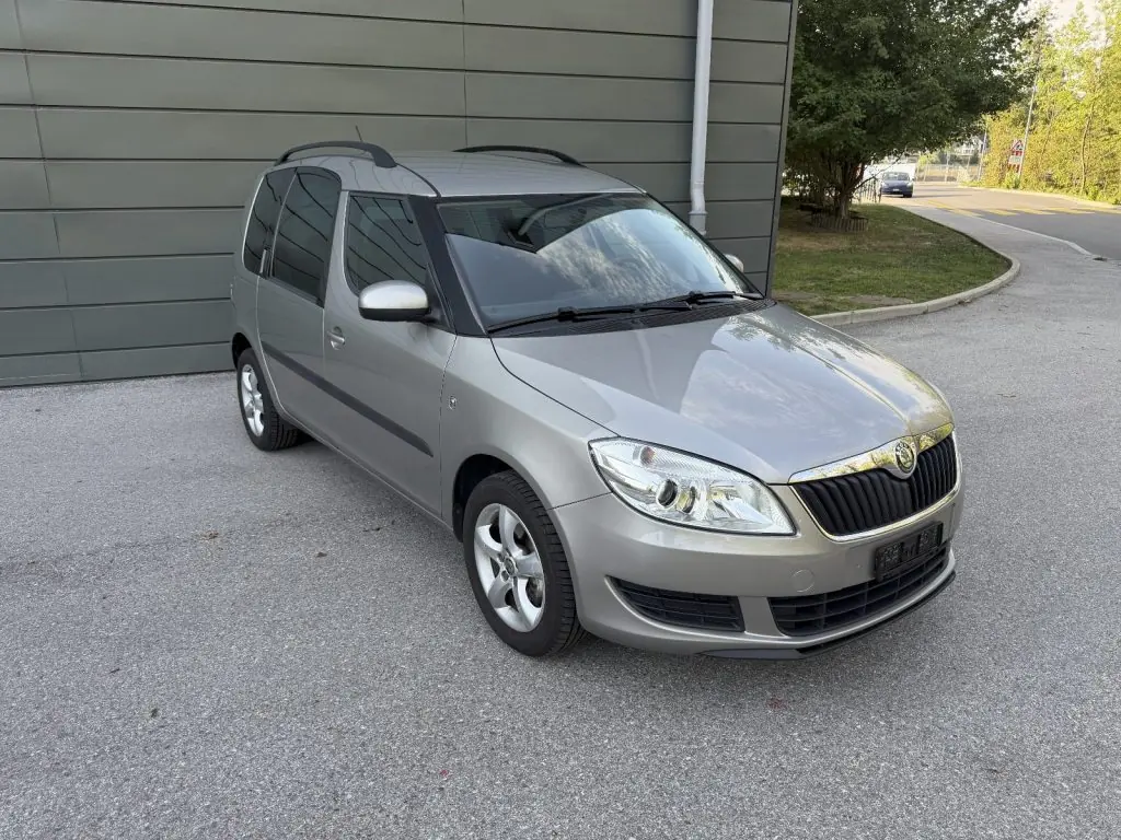 Skoda Roomster 105 ch — Monospace pratique et économique, 99'000 km