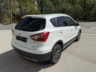 Suzuki SX4 2016 — SUV compact fiable, 4 pneus neufs et service à jour — Armaturenbrett