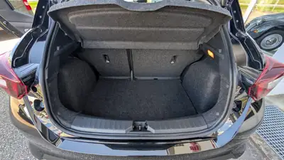 Nissan Micra 2019 — Citadine dynamique, 62 500 km, transmission automatique — Miniature 9