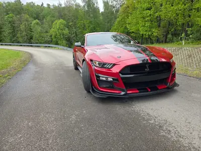 Ford Mustang Coupé 2020 — 771 ch, Propulsion légendaire, Faible kilométrage — fianco
