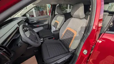 Citroën C3 Aircross Mild-Hybrid — Crossover urbain économe et dynamique — Miniatura 7