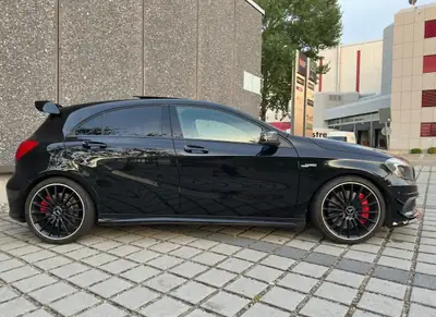 Mercedes-Benz A 45 AMG — Performance compacte, première main, entretien complet — exterior view