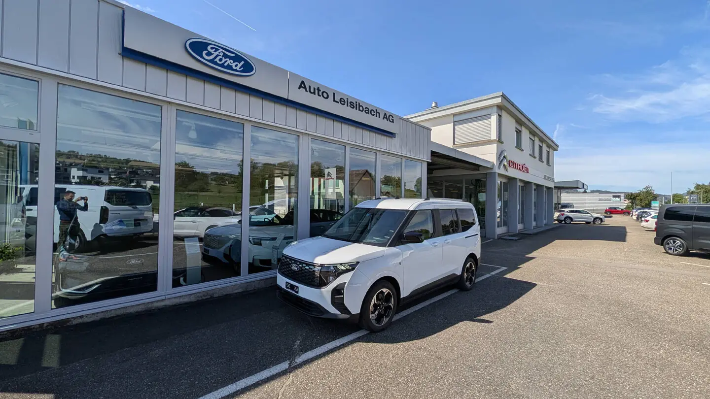 Ford E-Tourneo Courier Active — Monospace électrique compact, 4500 km seulement