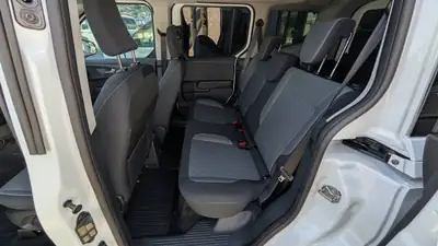 Ford E-Tourneo Courier Active — Monospace électrique compact, 4500 km seulement — Miniatura 8