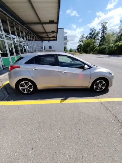 Hyundai i30 Break Diesel 2016 — Spacieuse, fiable et économique — tableau de bord