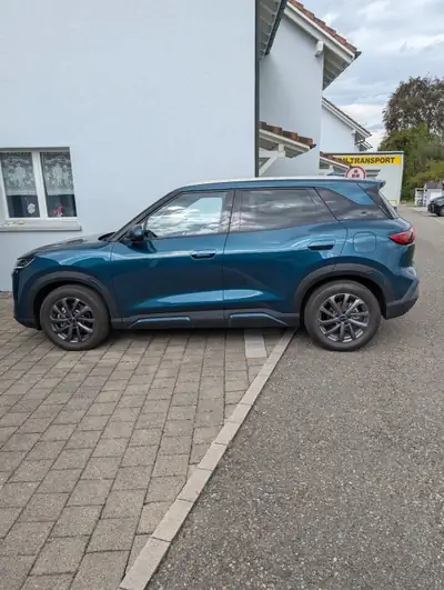 BYD ATTO 2 — SUV hybride rechargeable 2026, autonomie électrique 90 km — fianco