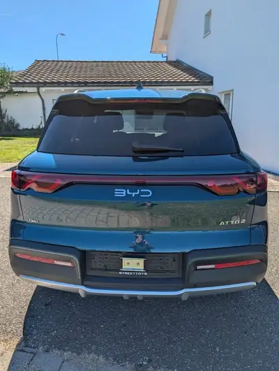 BYD ATTO 2 — SUV hybride rechargeable 2026, autonomie électrique 90 km — vista posteriore