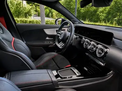 Mercedes-Benz A 35 AMG — Berline sportive 306 ch, transmission automatique — Detail