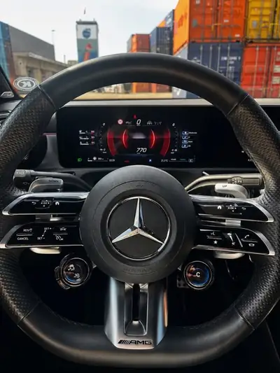 Mercedes-Benz A 35 AMG — Berline sportive 306 ch, transmission automatique — Miniatur 8