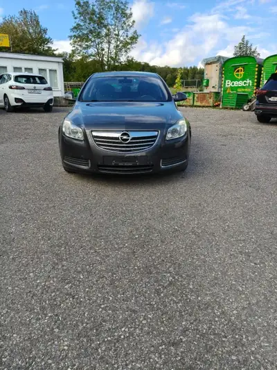 Opel Insignia 2009 — Berline élégante 220 ch, transmission automatique — Außenansicht