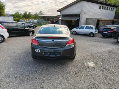 Opel Insignia 2009 — Berline élégante 220 ch, transmission automatique — Innenraum