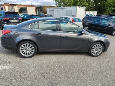 Opel Insignia 2009 — Berline élégante 220 ch, transmission automatique — Armaturenbrett