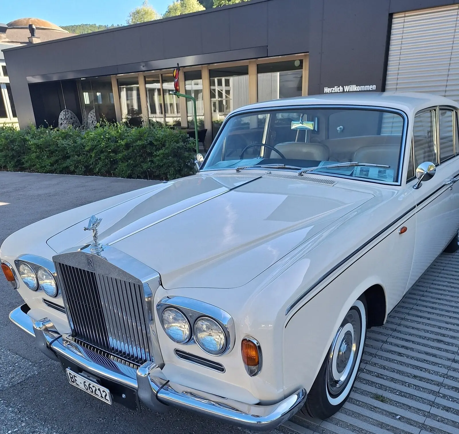 Rolls-Royce Silver Shadow 1968 — Berline de prestige anglaise, entretien régulier — vista esterna