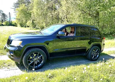 Jeep Grand Cherokee 2012 — SUV puissant 352 ch, traction intégrale et équipements premium — Außenansicht