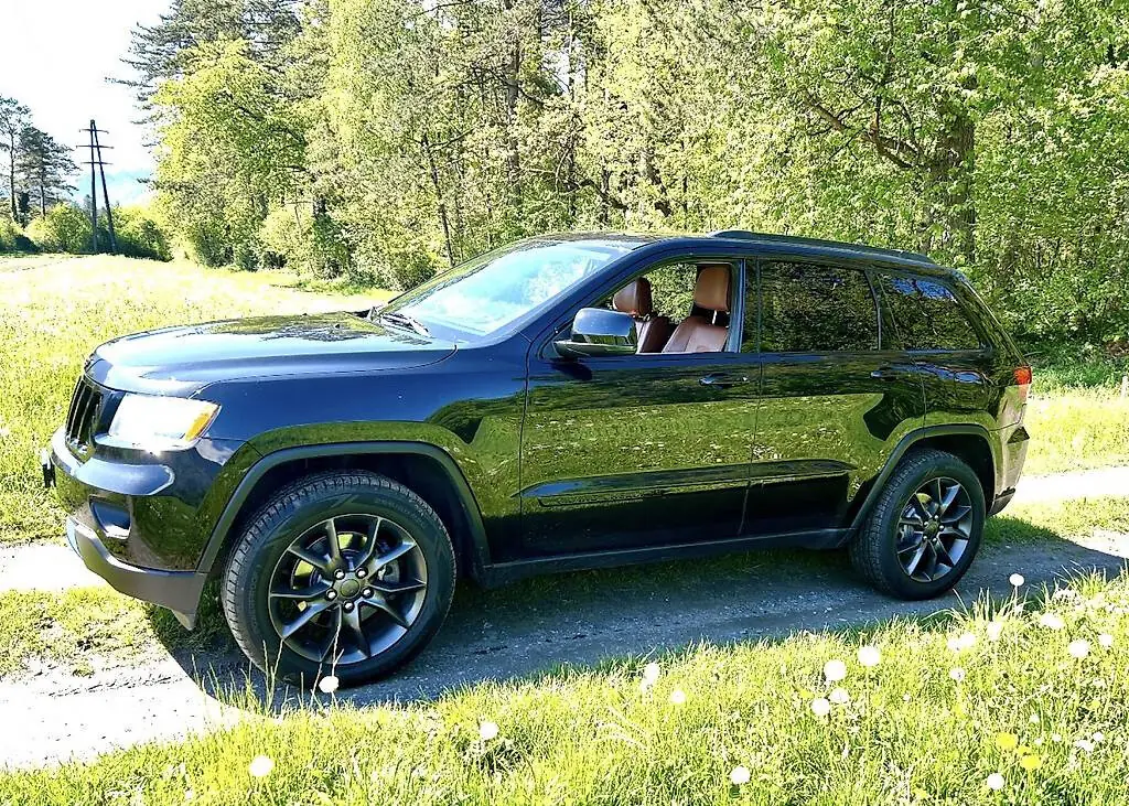 Jeep Grand Cherokee 2012 — SUV puissant 352 ch, traction intégrale et équipements premium