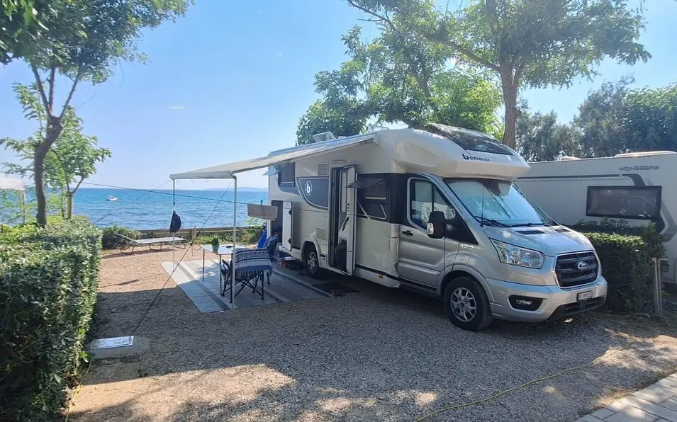 Ford Transit Custom 2022 — Camping-car aménagé diesel, 18'000 km seulement