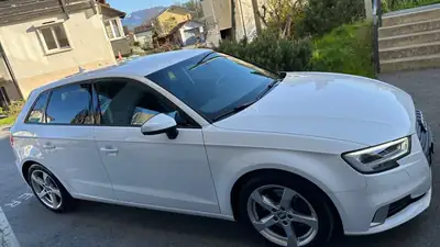Audi A3 2.0 TDi Quattro 184 ch — Berline diesel performante, entretien récent — Heckansicht