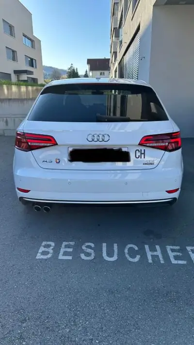 Audi A3 2.0 TDi Quattro 184 ch — Berline diesel performante, entretien récent — Innenraum
