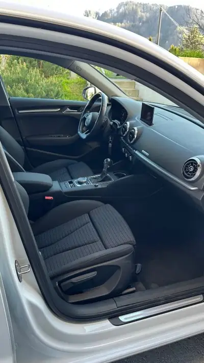 Audi A3 2.0 TDi Quattro 184 ch — Berline diesel performante, entretien récent — Detail