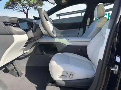 XPeng G6 — SUV électrique haute performance, recharge ultrarapide 12 min — Detail