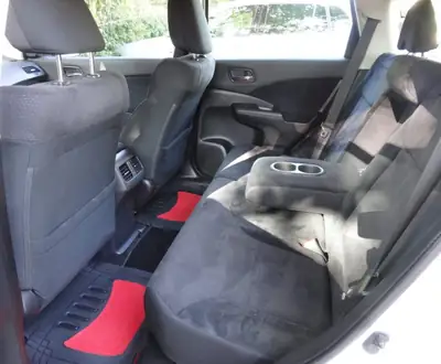 Honda CR-V 2.2 i-DTEC 4WD — SUV fiable, entretien complet, prêt à l'aventure — Miniature 9