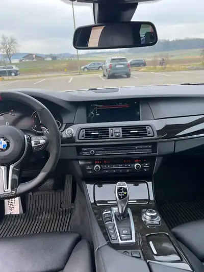 BMW 535 Touring Diesel — Break élégant 313 ch, transmission intégrale — Armaturenbrett