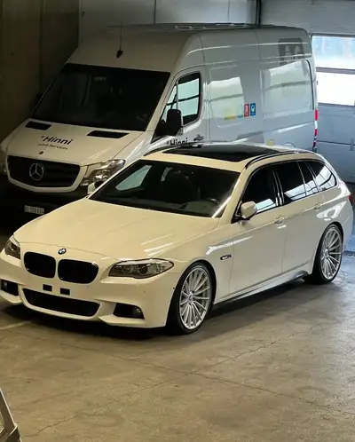 BMW 535 Touring Diesel — Break élégant 313 ch, transmission intégrale — Innenraum