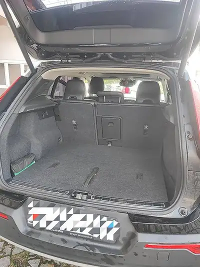 Volvo XC40 — SUV compact premium 247 ch, traction intégrale, équipement Polestar optimisé — tableau de bord
