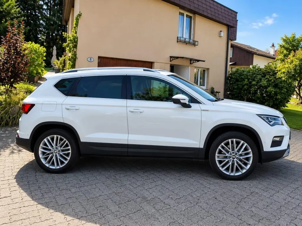 SEAT Ateca 150 ch — SUV polyvalent, 8 pneus incluant 4 hiver neufs — vue extérieure