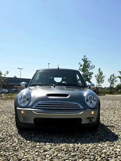 MINI Cooper S Cabrio 2008 — Cabriolet sportif 170 ch, 8 fois chaussé — côté