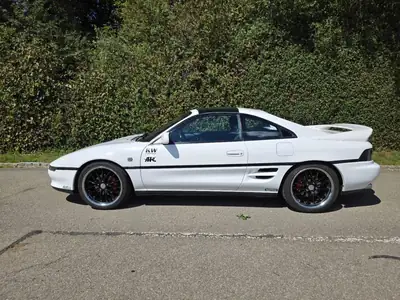 Toyota MR2 2.0 GTi — Coupé sportif légendaire, usage estival, suspension H&R — intérieur