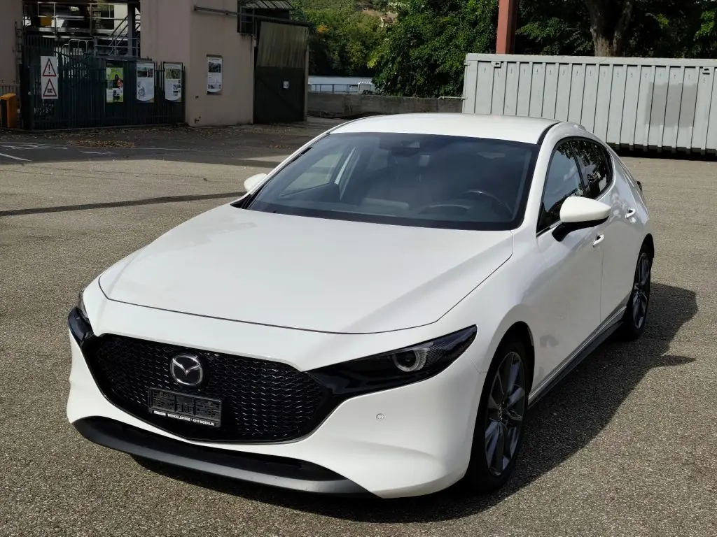 Mazda 3 Berline 2022 — Élégance hybride et sécurité 360°