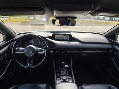 Mazda 3 Berline 2022 — Élégance hybride et sécurité 360° — Miniatur 8