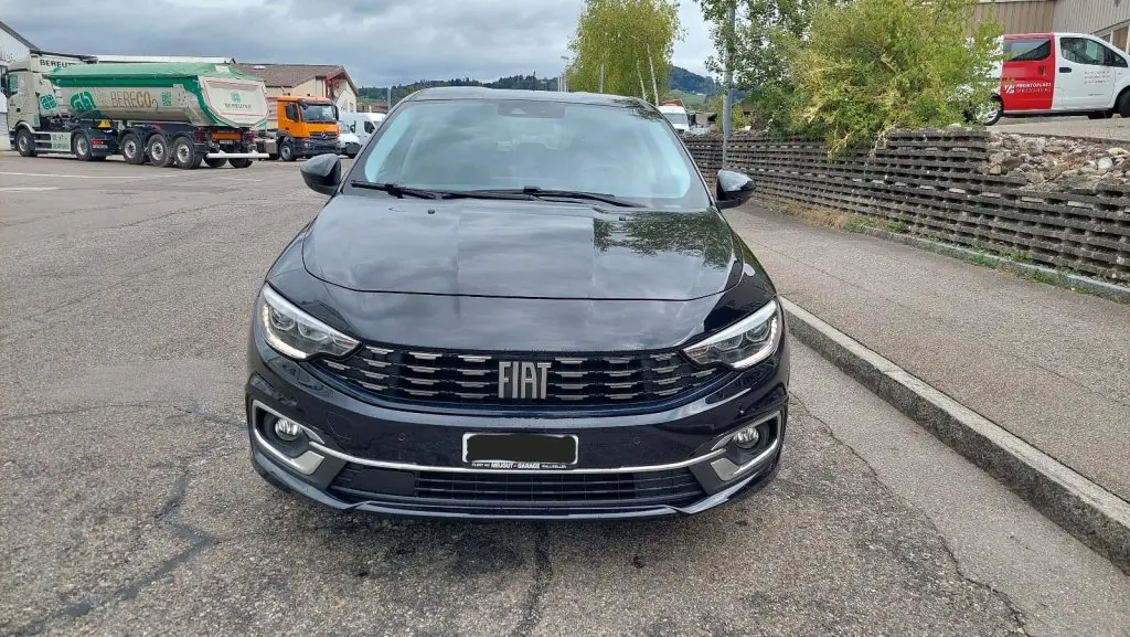 Fiat Tipo Sedan 2023 — Hybride MHEV, 18 300 km, finition Swiss Edition