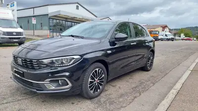 Fiat Tipo Sedan 2023 — Hybride MHEV, 18 300 km, finition Swiss Edition — Seitenansicht