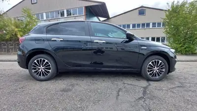 Fiat Tipo Sedan 2023 — Hybride MHEV, 18 300 km, finition Swiss Edition — Miniatur 7
