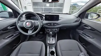 Fiat Tipo Sedan 2023 — Hybride MHEV, 18 300 km, finition Swiss Edition — Miniatur 10