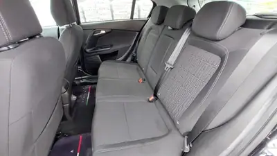 Fiat Tipo Sedan 2023 — Hybride MHEV, 18 300 km, finition Swiss Edition — Miniatur 16