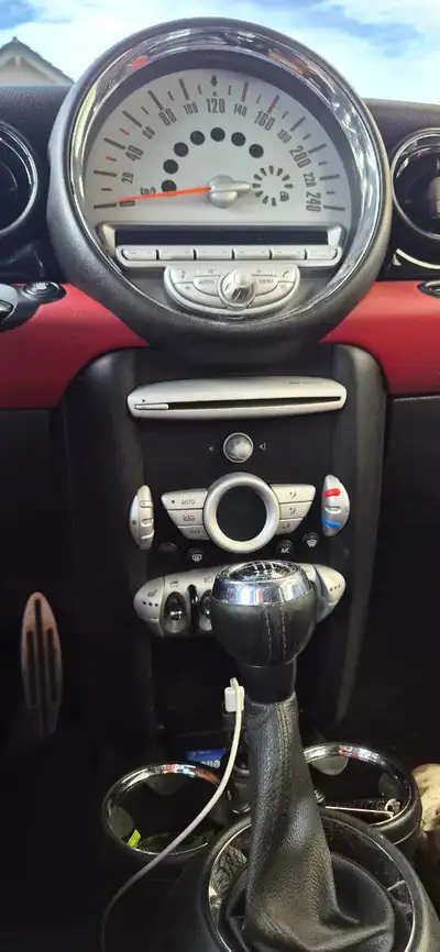 MINI Cooper 175 ch — Sportive 3-portes rouge, transmission manuelle — dettaglio