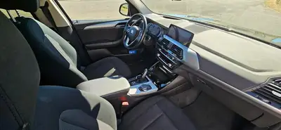 BMW X3 Diesel 190 ch — SUV familial fiable avec 4 pneus hiver neufs — tableau de bord
